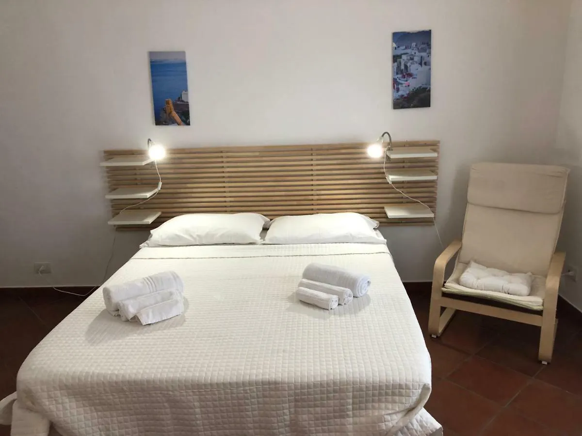 Alojamento de Acomodação e Pequeno-almoço Santa Maria La Scala La Timpa E Il Mare Comfort Rooms Acireale Itália
