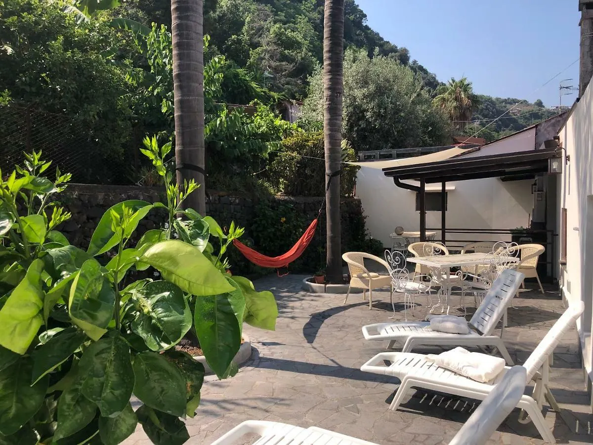 Santa Maria La Scala La Timpa E Il Mare Comfort Rooms Acireale Bed & Breakfast